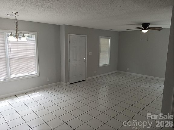 5th image of 105 Virginia St