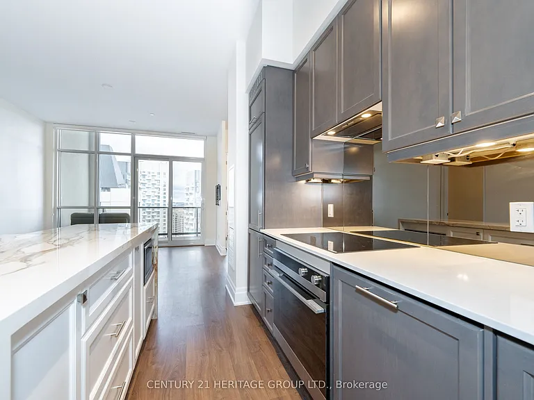 9075 Jane St #Penthouse 02 — Photo 15