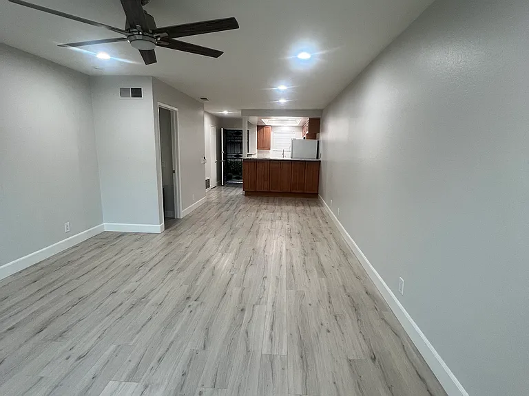 776 W Lambert Rd #33 — Photo 12