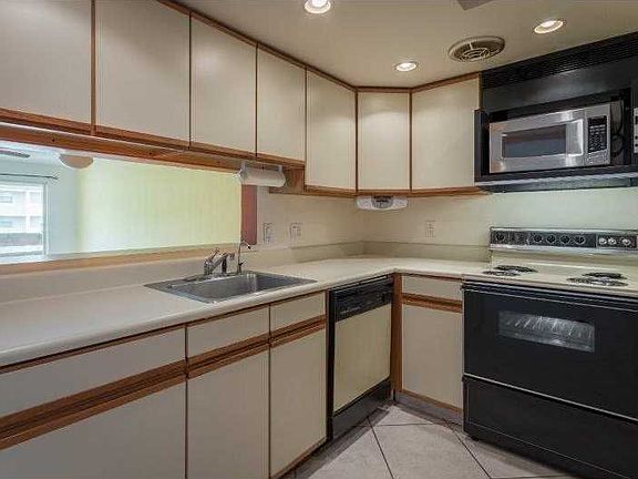 2nd image of 1700 15th St APT 316