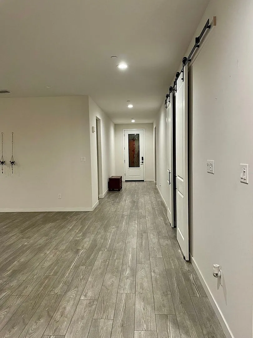 Spacious 3BR 3BA House in Bakersfield — Photo 3