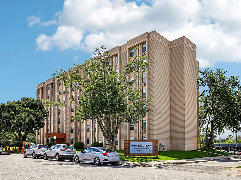 Riverview Apartments — Photo 15