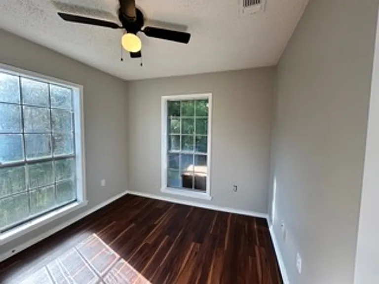 212 Lawler Ave — Photo 24