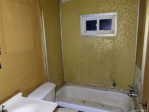 5th image of 133 Estate Dr