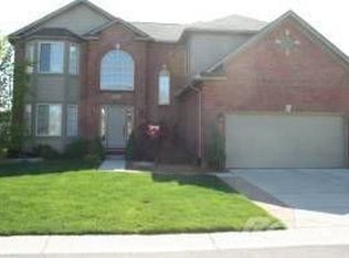 26941 Cedar Run Ct, Woodhaven, MI 48183