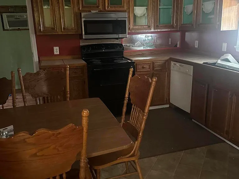 517 Old Holmesville Rd — Photo 3