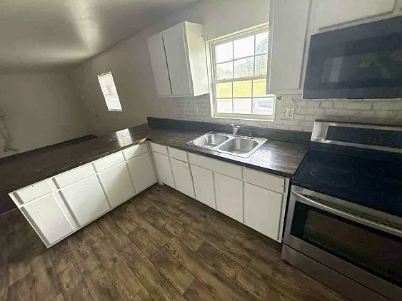 800 Newsome St — Photo 7
