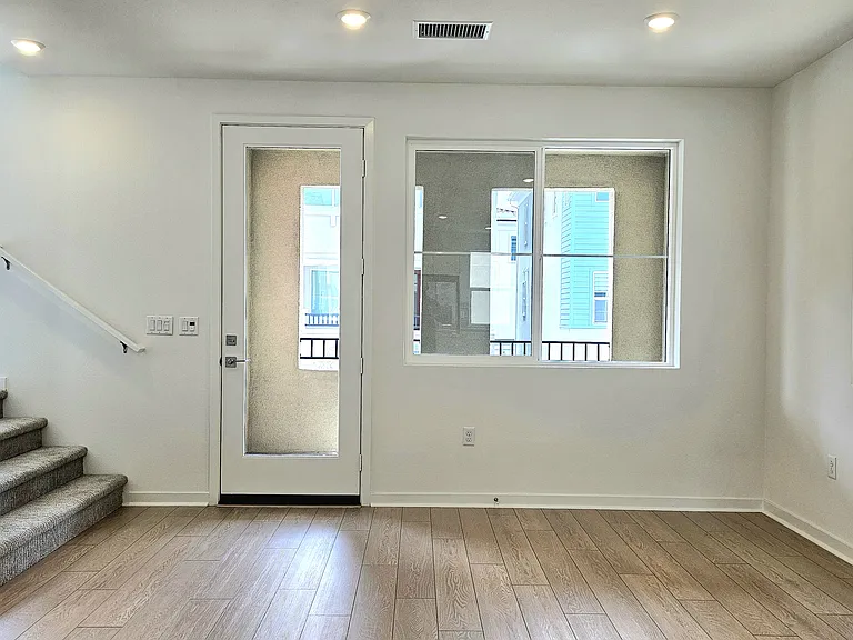 6045 Fairfax Dr — Photo 14
