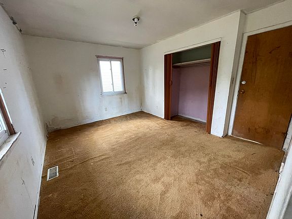 5th image of 564 Highland Ave