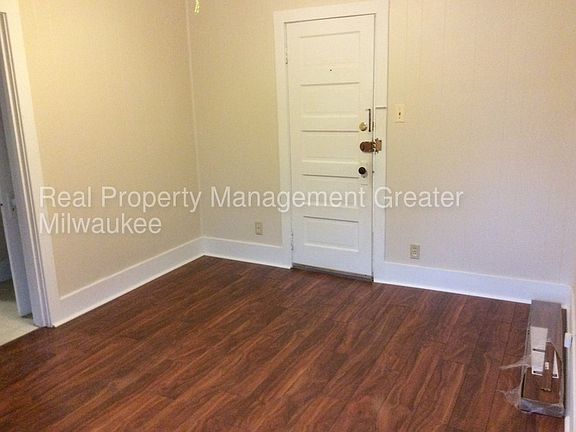 3rd image of 118 Dunbar Ave