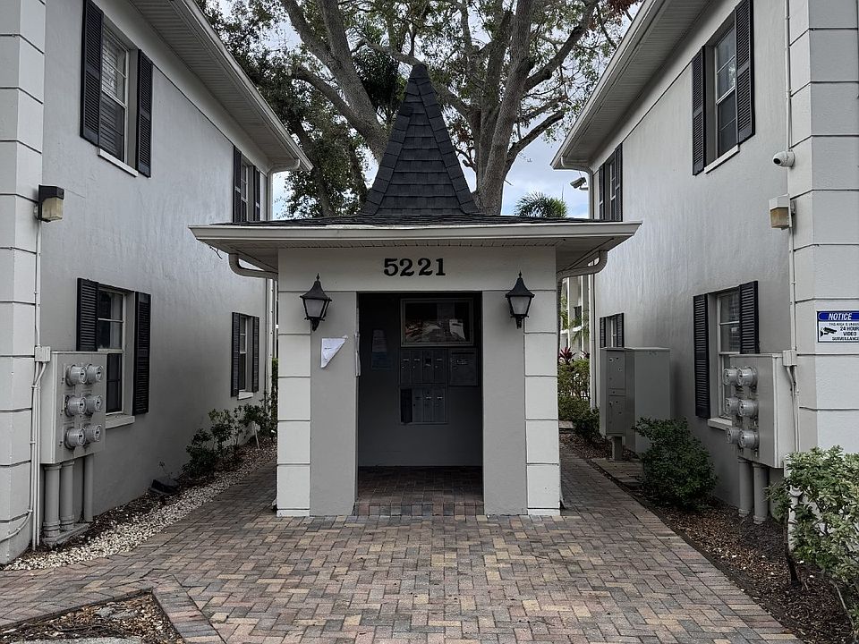 1st image of 5221 Bayshore Blvd APT 37