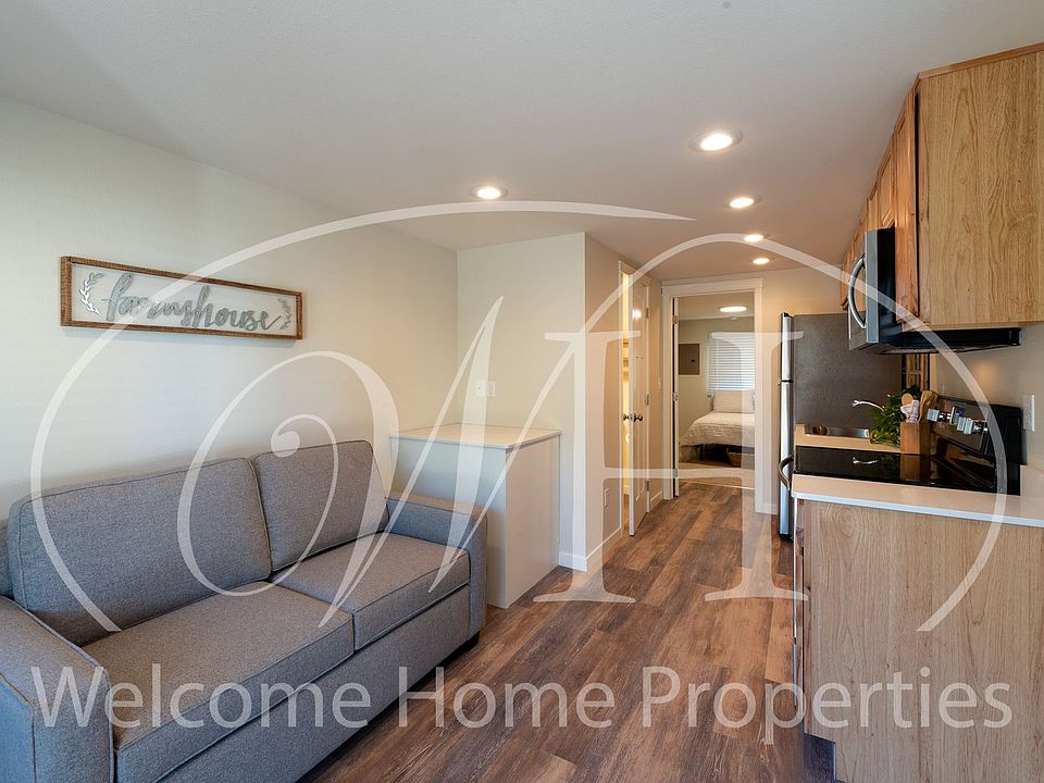 1st image of 205 Woodland Ave #18