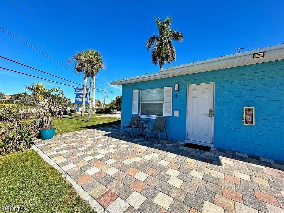 1st image of 14621 McGregor Blvd #1