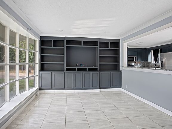 5th image of 2502 Lakevilla Dr