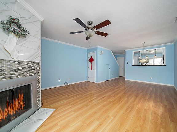 5th image of 5014 Glenmont Dr #8D