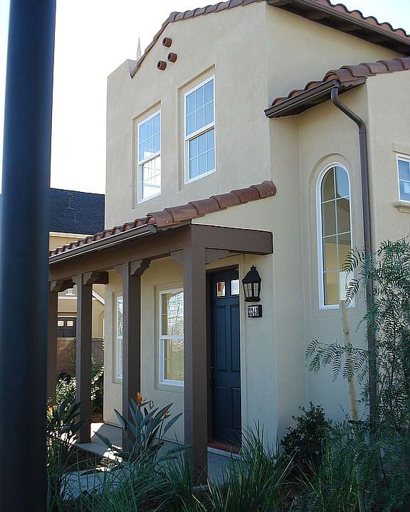 1st image of 3243 S Quincy Paseo