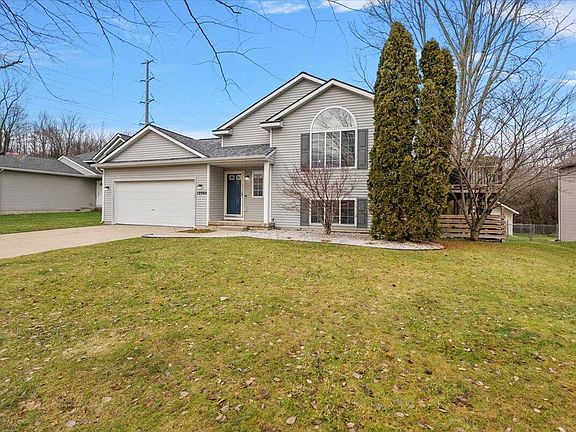 3rd image of 10969 Wood Run Dr
