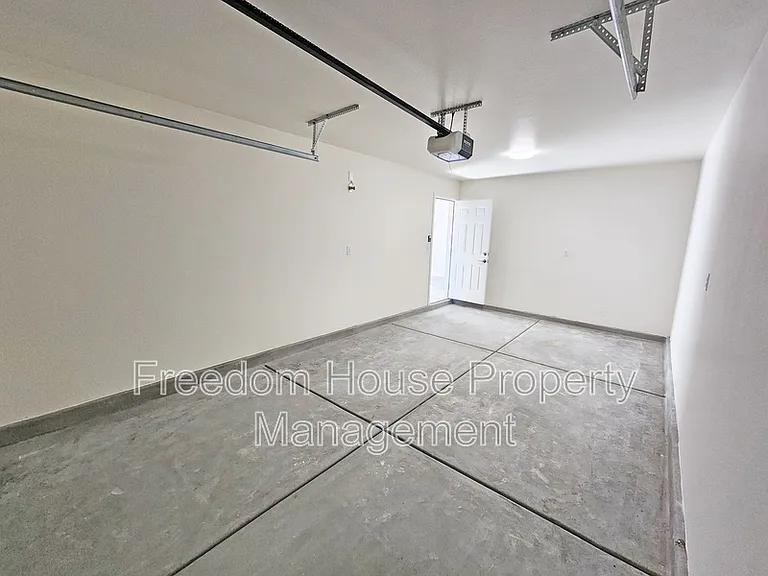 581 Valiant Ave — Photo 26