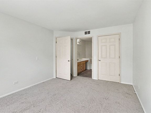 4th image of 530A Pembrook Ct S