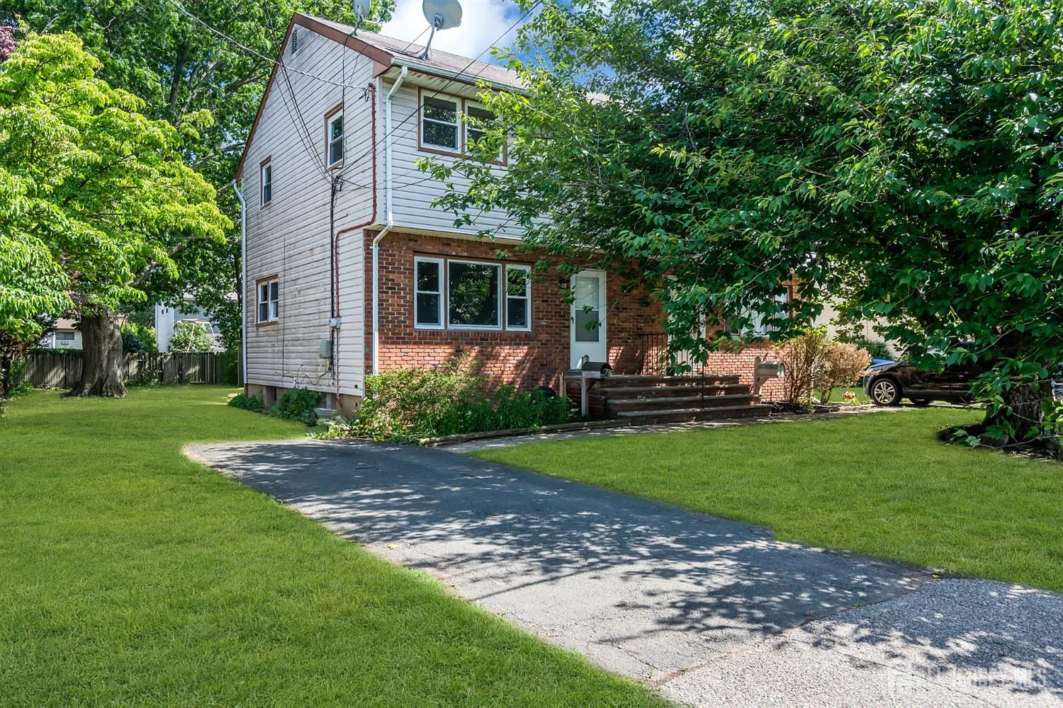 3 bed, 1.0 bath, $3,000 — Photo 2