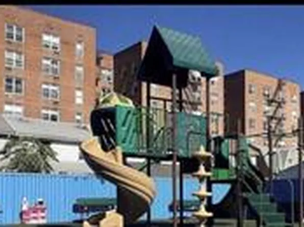 1237 Avenue Z image 3 of 10