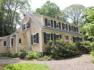 2 Burgess Ln, Dedham, MA 02026