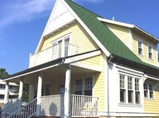 310 S Harbor Dr, Grand Haven, MI 49417