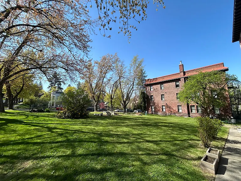 Historic Harold Apartments on Lower South Hill! — Photo 9
