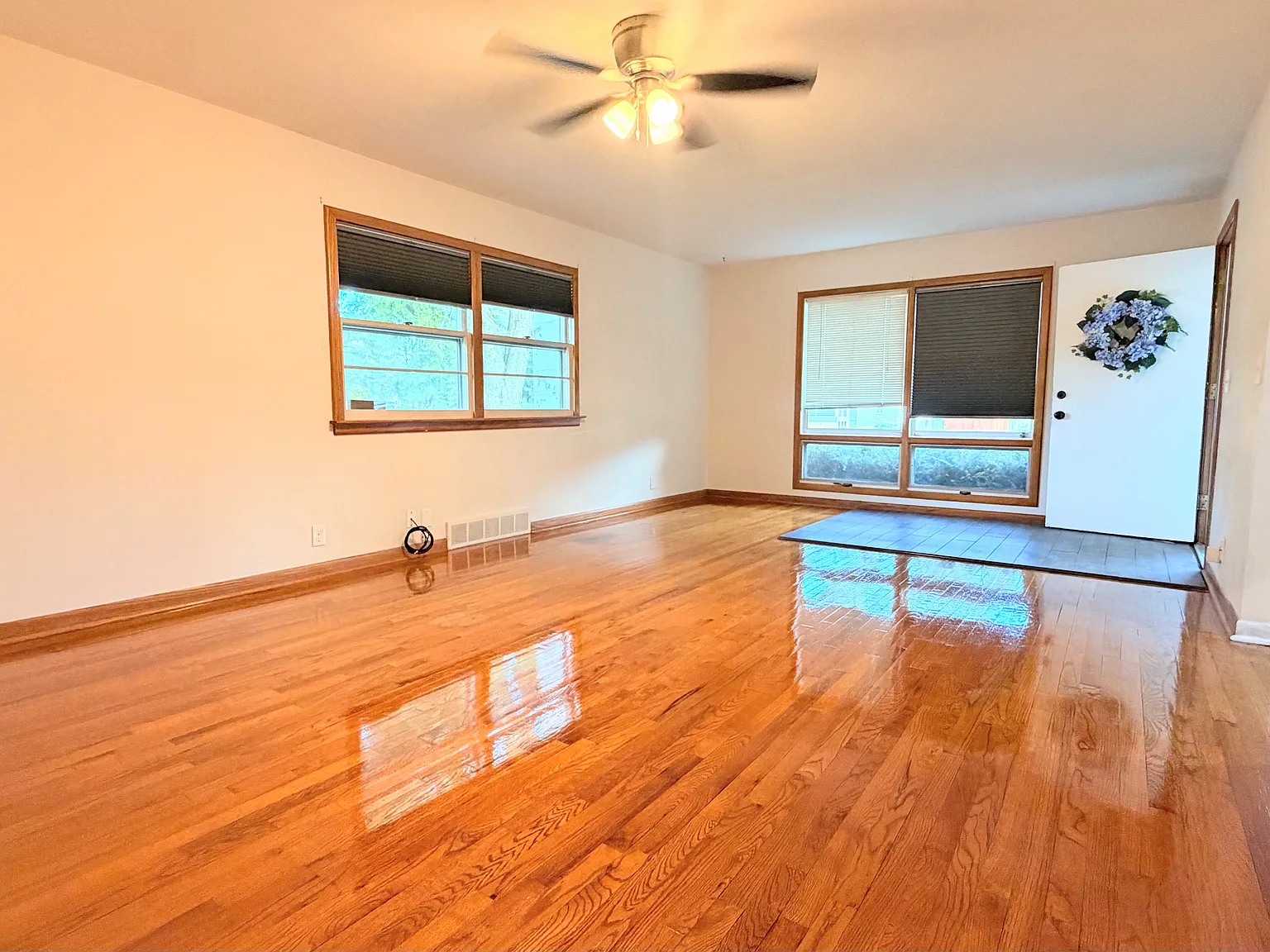 3 bed, 1799 sqft, $1,950 — Photo 3