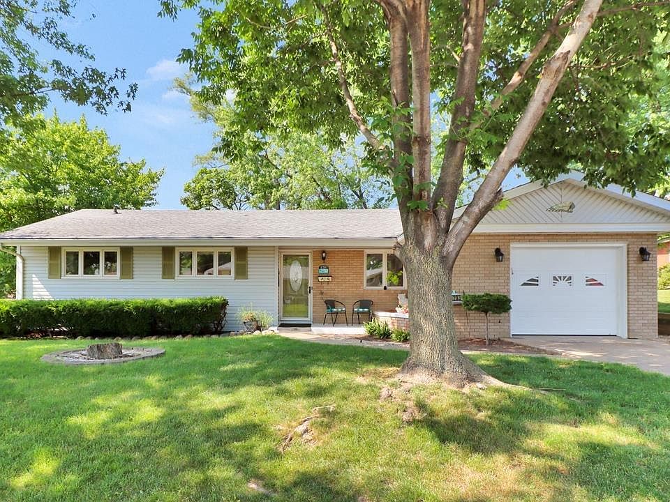 1203 Lincoln St, Pekin, IL 61554 Zillow