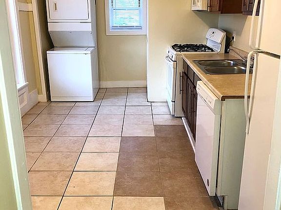 5th image of 401 N 5th St APT F