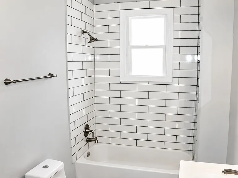 1374 Agnes St #A — Photo 10