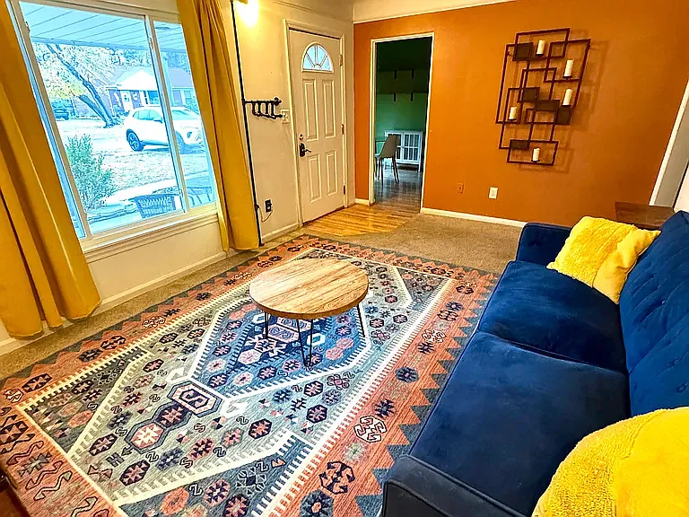 7284 N Vernon St — Photo 3