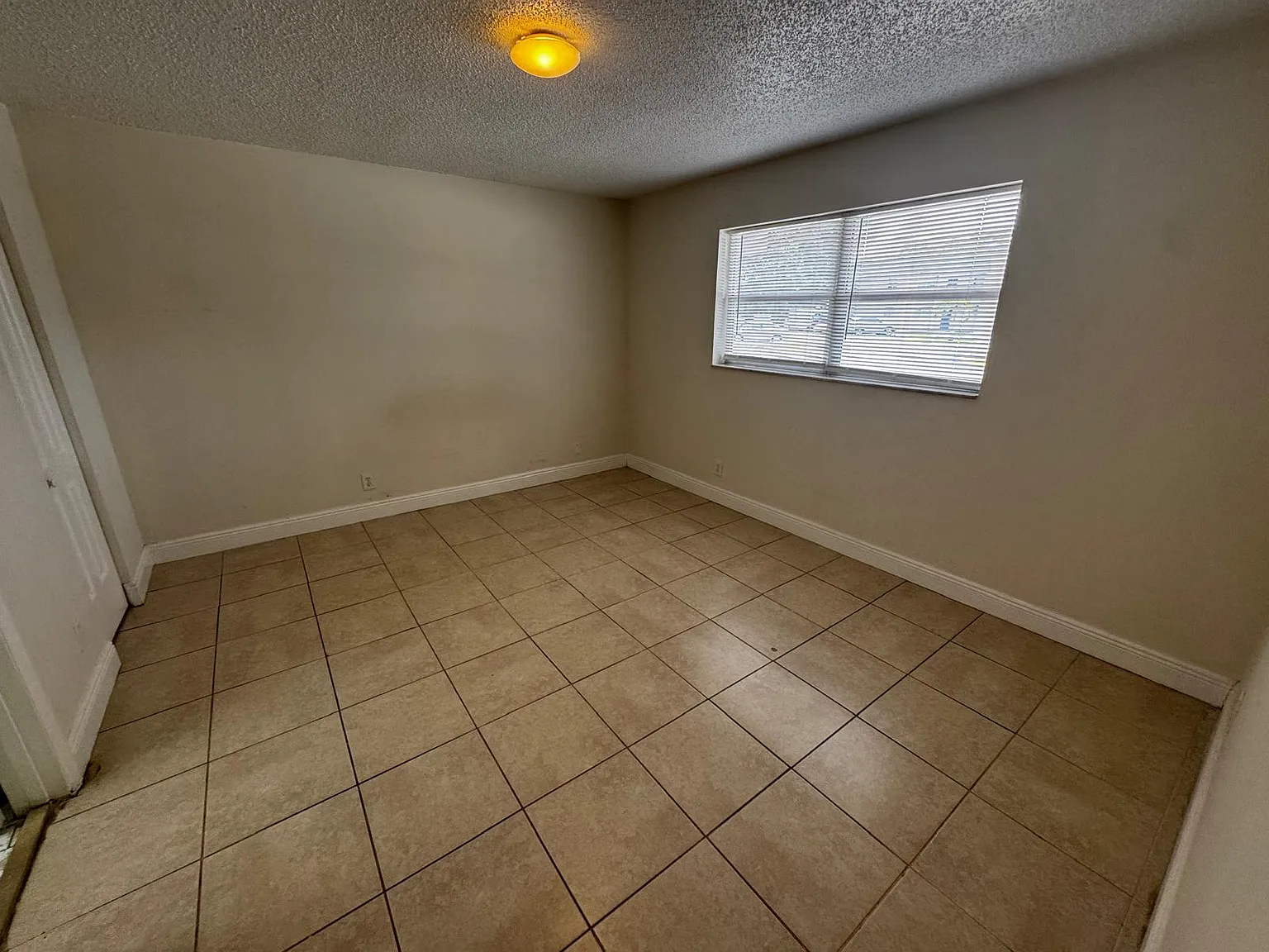 Versailles 8020 #20-107 (Daniel Herrera) - 596 — Photo 4