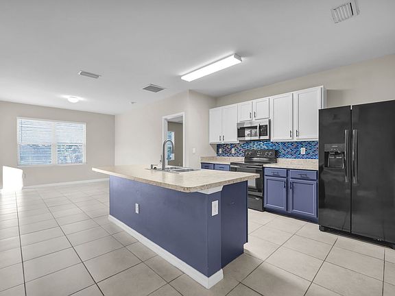 3rd image of 233 SE 3rd St