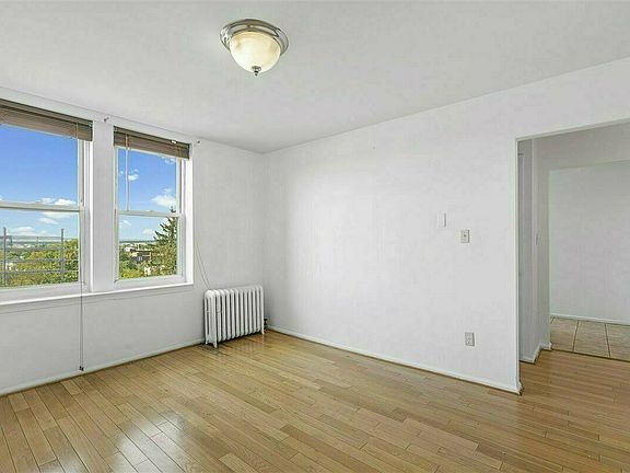 3rd image of 2271 Kennedy Blvd APT 404
