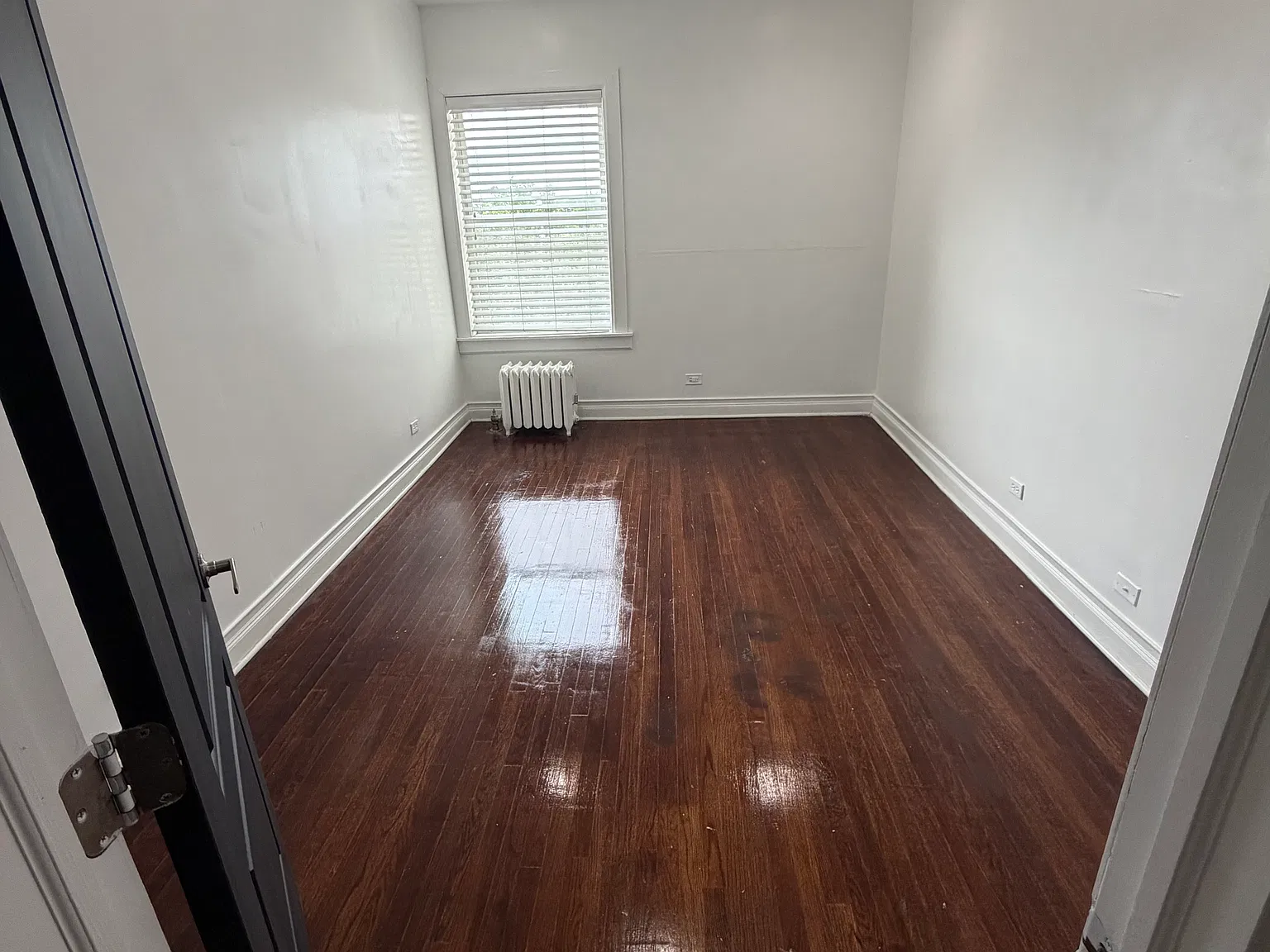 4 bed, 4000 sqft, $2,250 — Photo 4