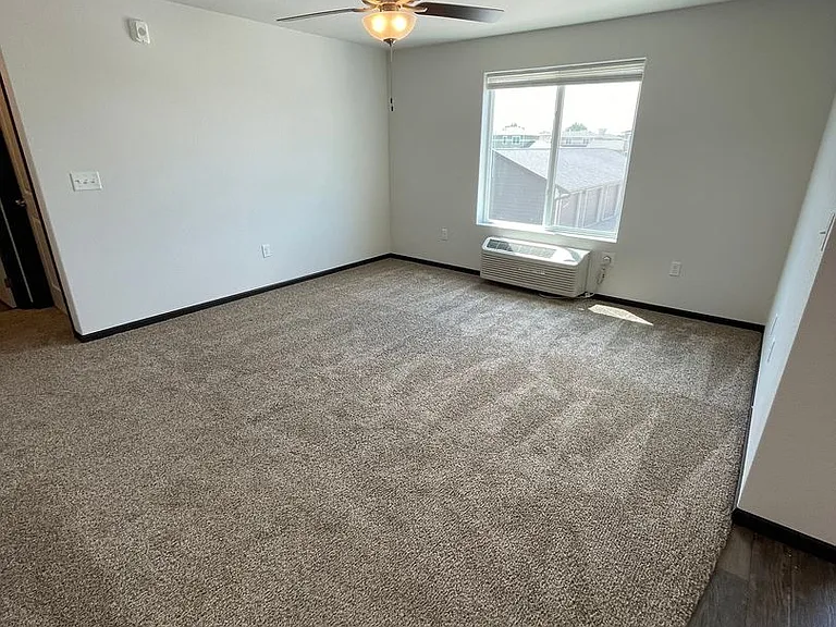 867 Tower Rd — Photo 6