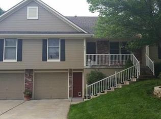 445 NW Chateau Dr, Blue Springs, MO 64014