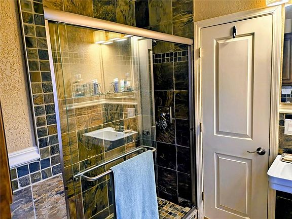 5th image of 1108 W 46th St Unit 6