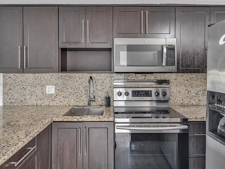 1901 NW South River Dr #28C — Photo 3