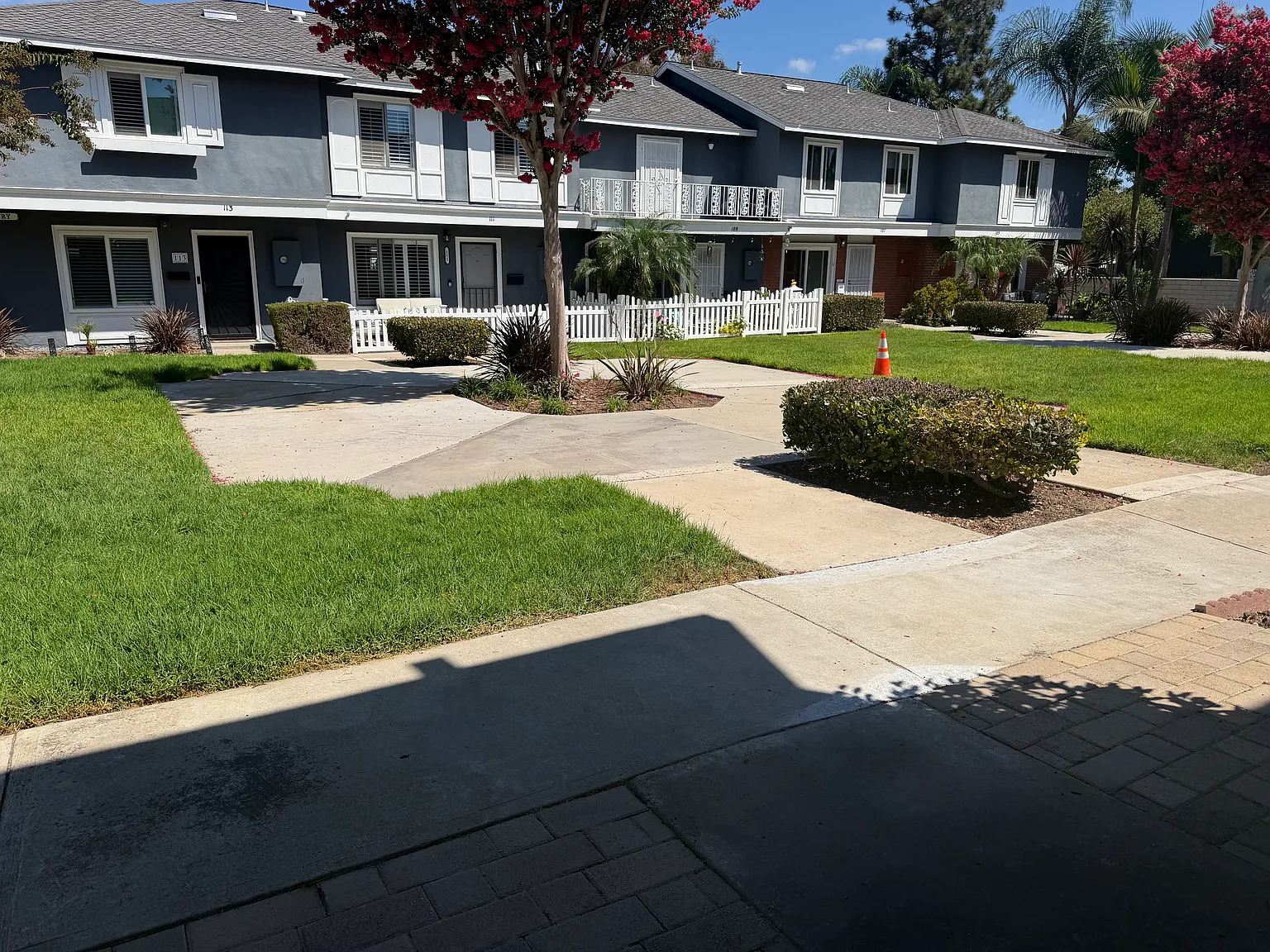 3 bed, 1320 sqft, $4,500 — Photo 2