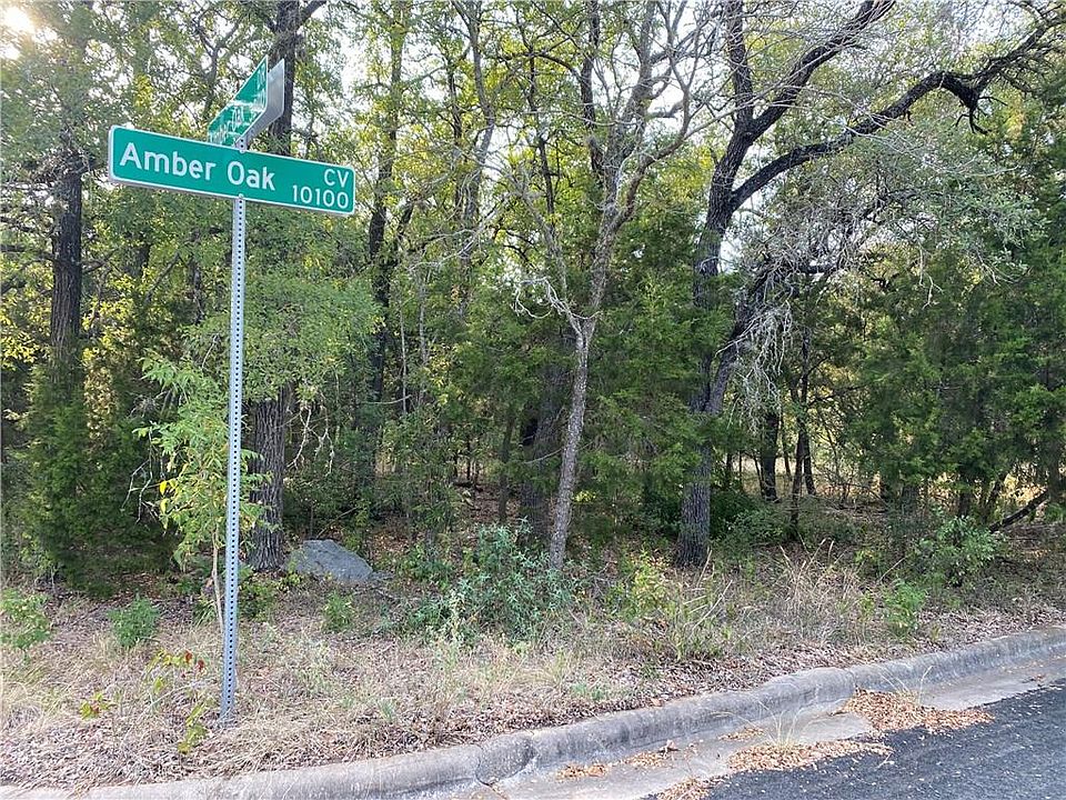 1st image of 3216 Amber Oak Dr