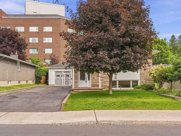 257 Lavergne St, Ottawa, ON K1L 5E4