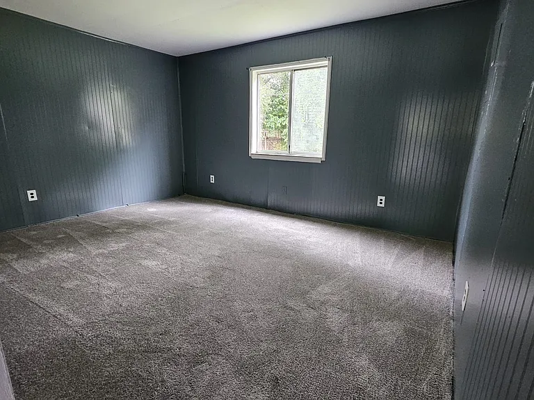 17327 Prospect St — Photo 21