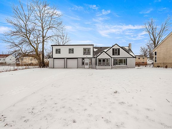 2nd image of 6071 Dexter St