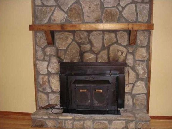 4th image of 1186 Rolling Green Dr