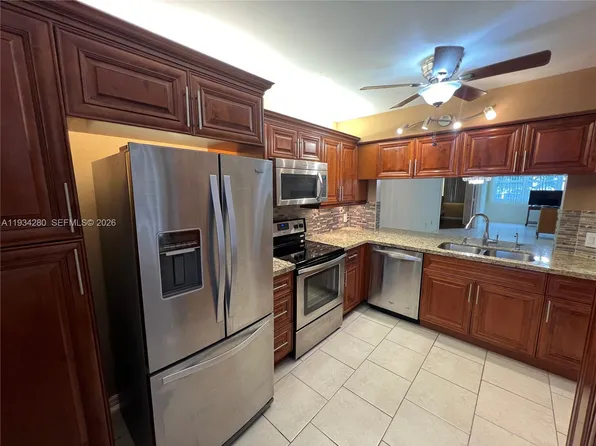 10369 NW 24th Pl APT 201, Sunrise, FL 33322