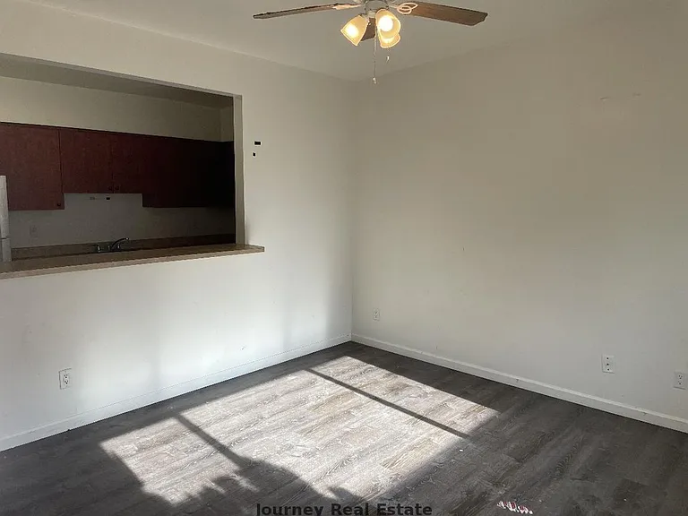 720 E Willis St — Photo 3