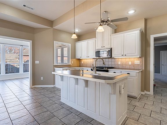 5th image of 11643 Club House Pkwy